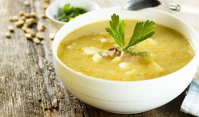 Mercimek Çorbasına Eklenen Bu Dokunuş Alışkanlıkları Değiştirdi – Tencereden Taşan Lezzet Sofrada Herkesi Şaşırttı