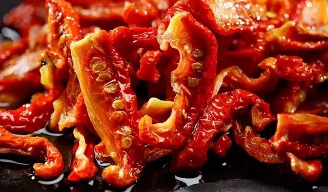 Bir Kavanozda Yaz Lezzeti - Zeytinyağlı Kurutulmuş Domates Evlerde Neden Bu Kadar Tutuldu
