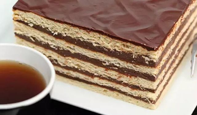 Bisküvili Pasta: Sadece 5 Malzemeyle Hazır, Yumuşacık Tatlı