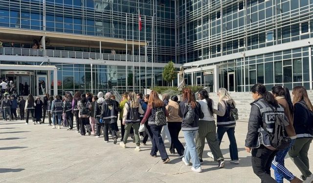 Tarsus’ta Narkotik Operasyonu! 55 Kişi Gözaltına Alındı