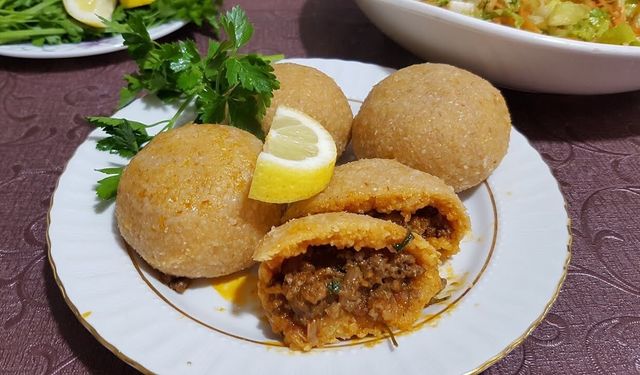 Adana İçli Köfte’nin Sırrı Ne? Haşlama Tekniği Her Şeyi Değiştiriyor!