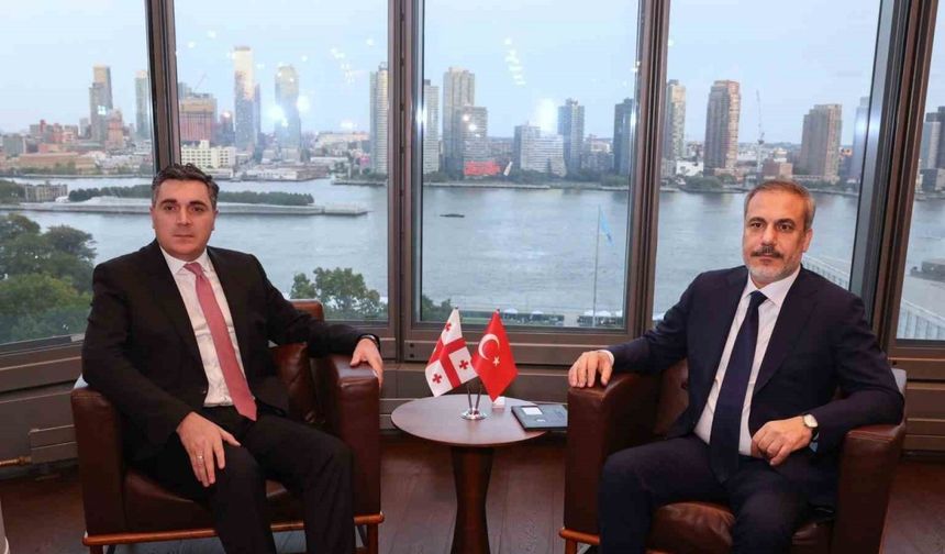 Dışişleri Bakanı Fidan, Gürcistan Dışişleri Bakanı Ilia Darchiashvili ile görüştü