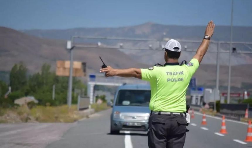 Erzincan’da 15 gün içerisinde 2 bin 261 araca trafik cezası kesildi