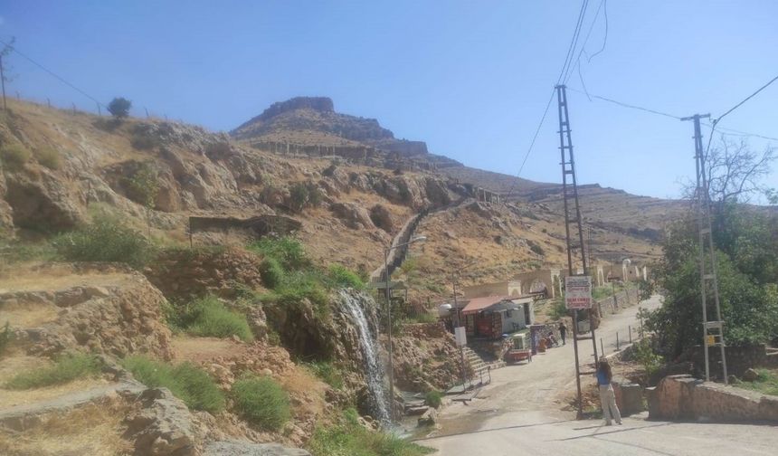 Terörden arınan Gap Şelale’si vatandaşların su ihtiyacını karşılıyor