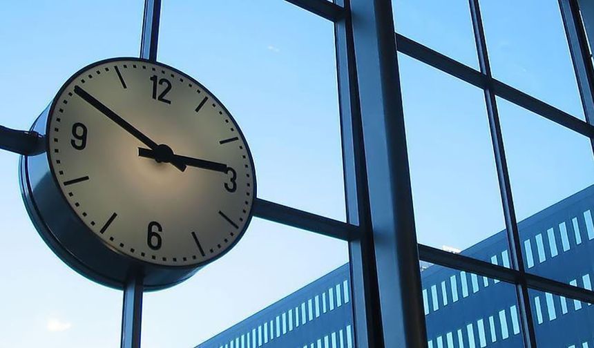 Türkiye Saatleri Geri Alacak mı? Kış Saati Merakı Sürüyor