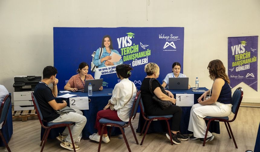 Her Tercih Bir Gelecek: Mersin Büyükşehir Öğrencinin Yanında