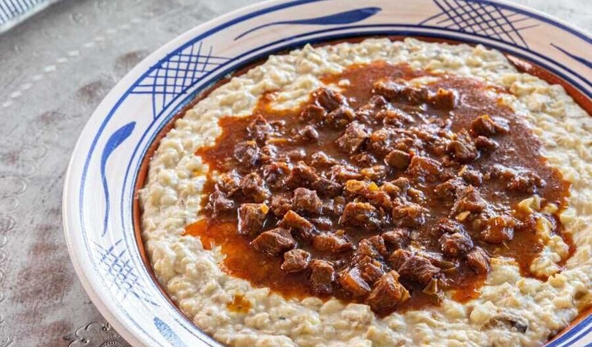 Hünkarbeğendi Yunan yemeği mi oldu? İsmi bile Osmanlı kokuyor... devamı haberde