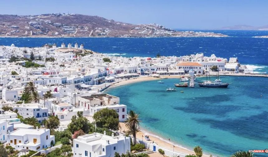 Yunanistan, Santorini ve Mikonos'ta Cruise Gemilerinden Yolcu Başına 20 Avro Vergi Almaya Başladı