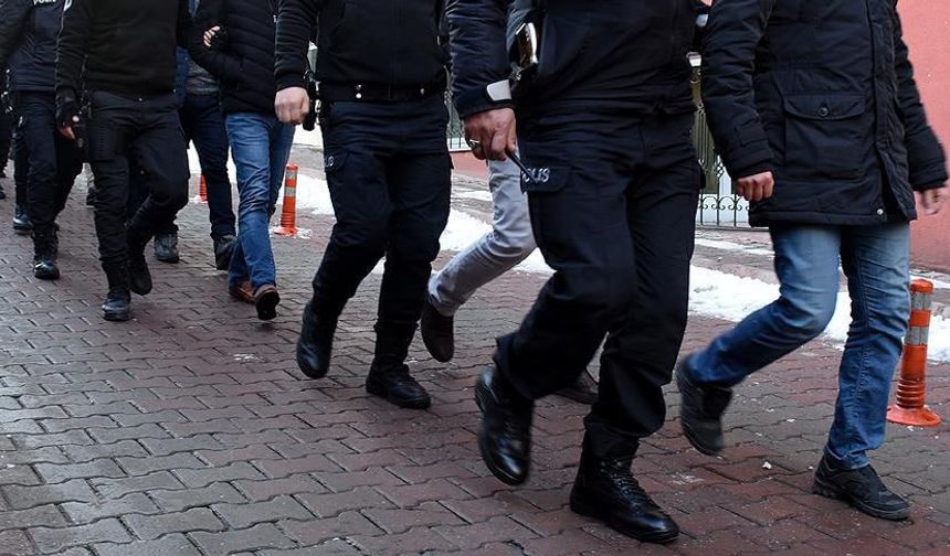 Konya Merkezli 17 İlde FETÖ Operasyonu: 21 Gözaltı