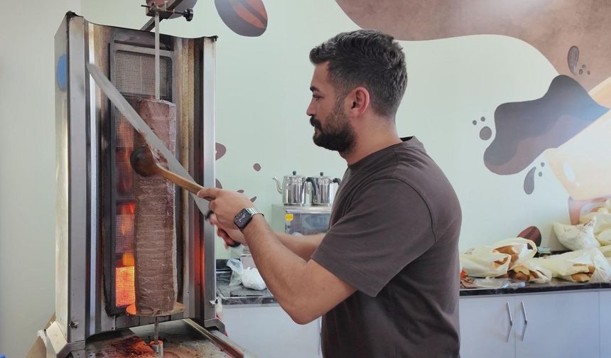 MasterChef Akın’dan Sınava Hazırlanan Öğrencilere Döner Sürprizi