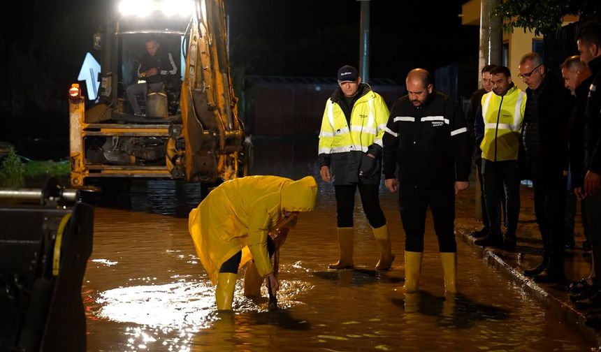 Mersin'de Belediye Ekipleri Teyakkuz'da