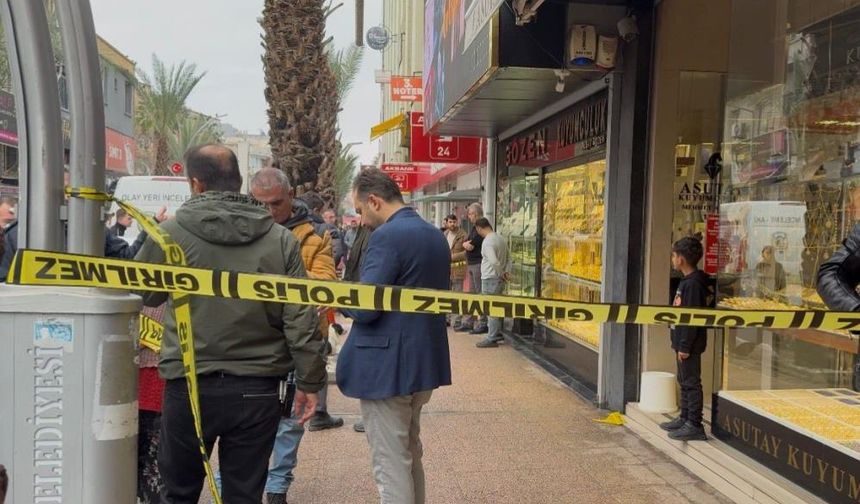 Tarsus’ta Kuyumcuda Silahlı Soygun: 100 Gram Altınla Kaçtı