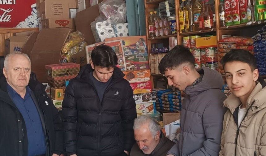 Liselilerden Örnek Davranış: Veresiye Defterindeki Borçları Sildiler