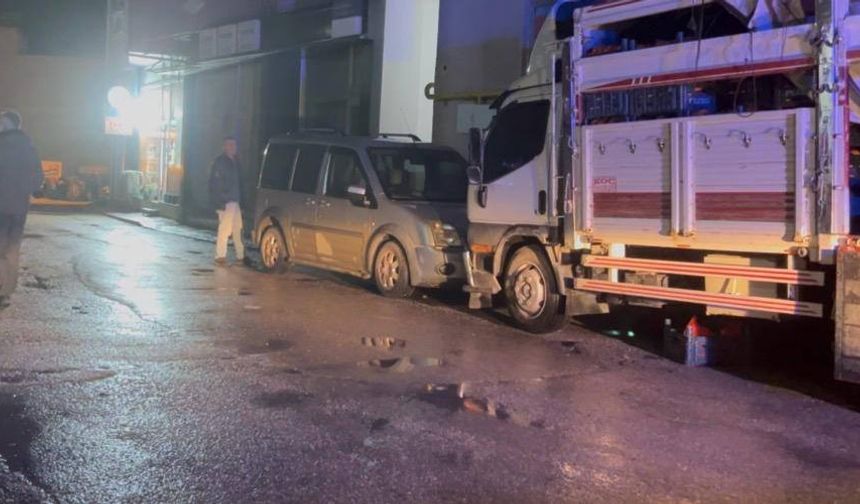 Mut’ta genç kız 4. kattan kamyonet kasasına düştü