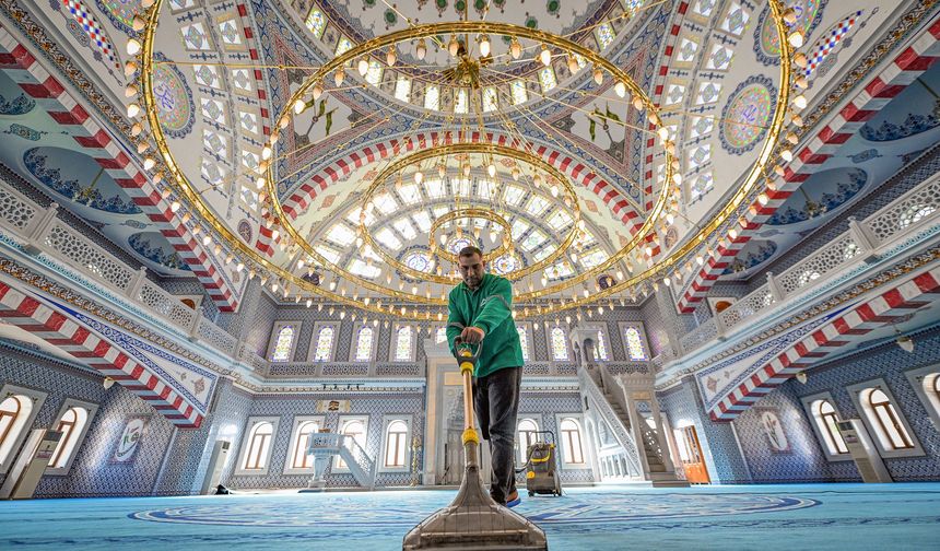 Mersin’de ibadethaneler Ramazan’a hazır