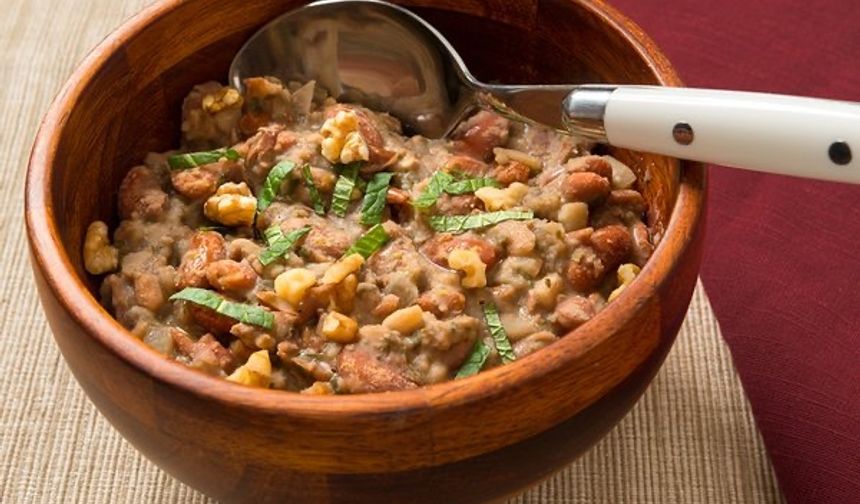 Cevizli Fasulye Olayı - Lobio Ev Mutfaklarını Sardı, Tadına Bakan Bir Daha Yapıyor