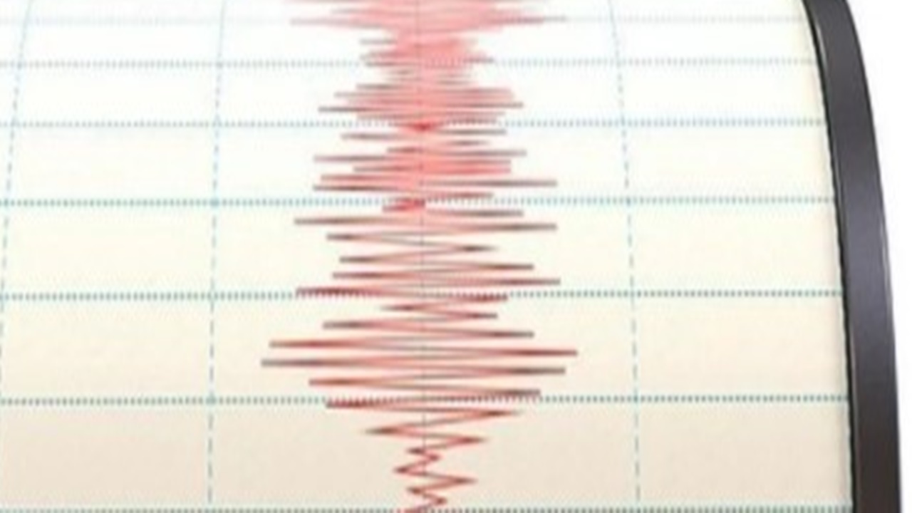 52Lik Deprem Turkiyede De Hissedildi 3 Dakika Arayla Pes Pese Sarsinti-1