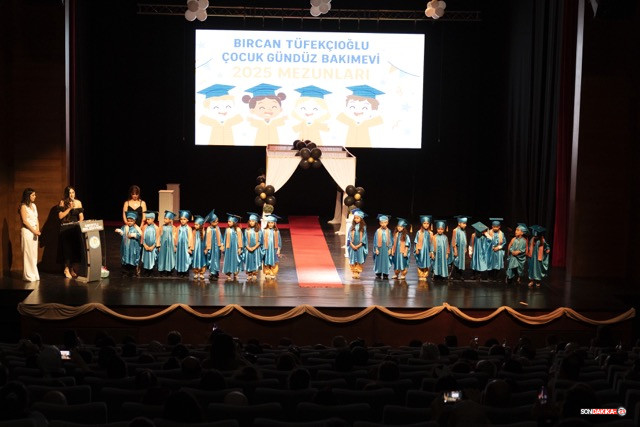 Orta Mezi̇tli̇ Beledi̇ye Kreşleri̇nde Mezuni̇yet Heyecani (7)