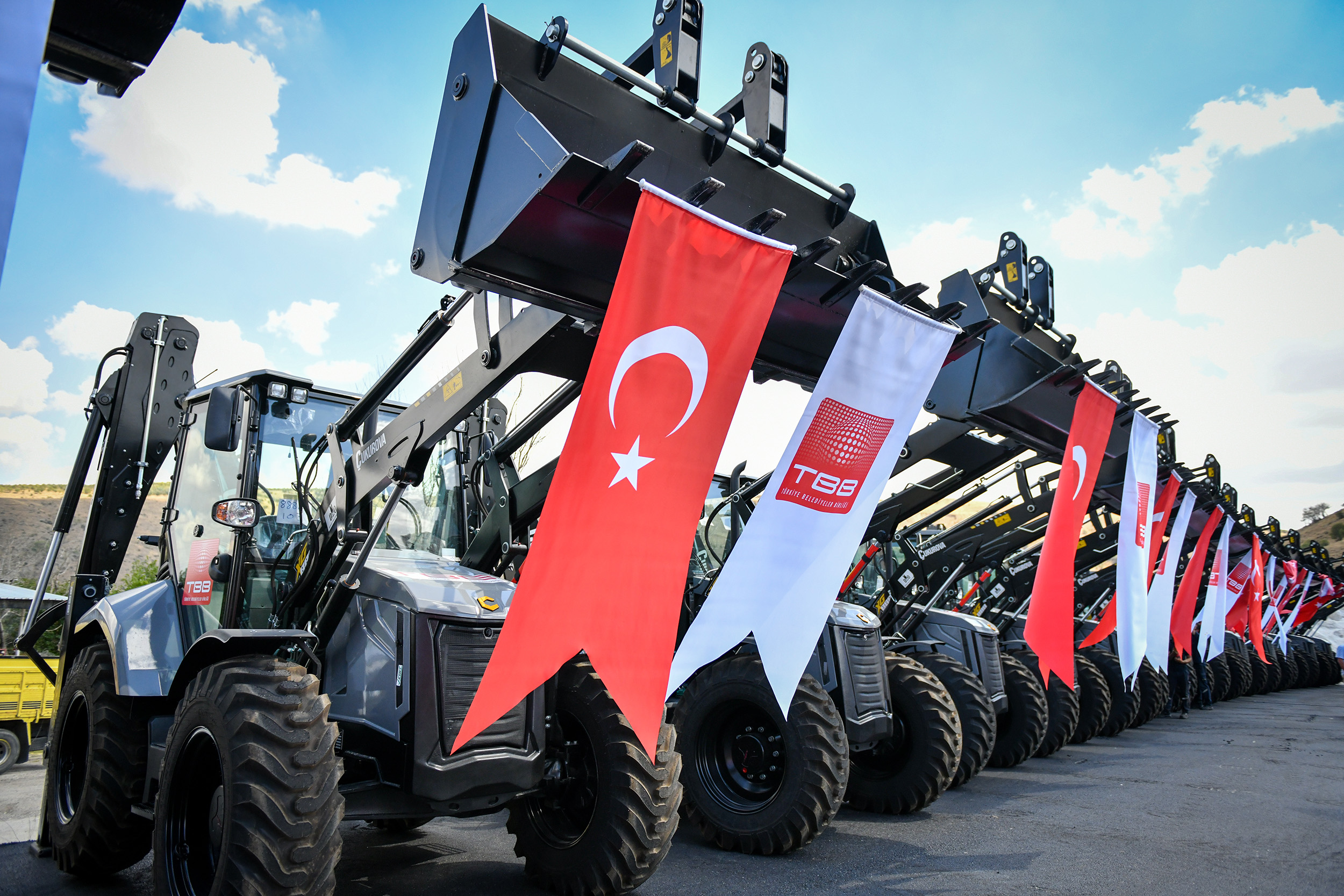 Seçer “Başkanlarimizin Yeri̇ Si̇li̇vri̇ Zi̇ndanlari Deği̇l, Halkin Yanidir” (6)