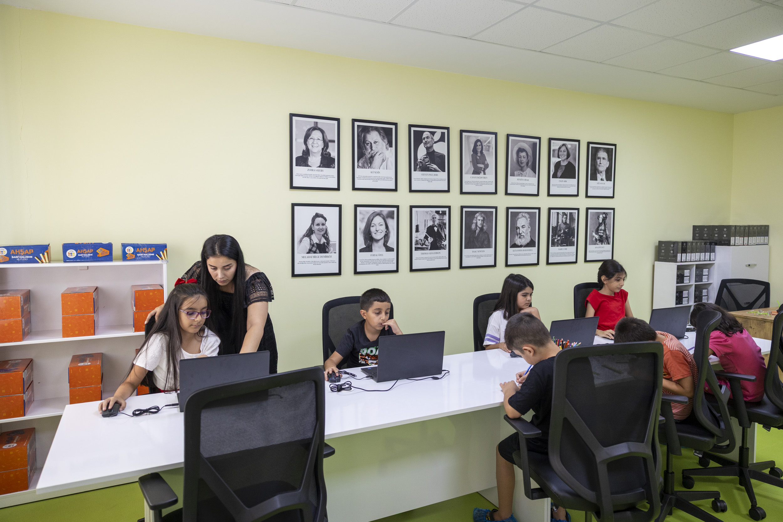 Toroslar Çocuk Kampüsü Tasarim Atölyesi̇ İle Mutlu Ebeveynler Merakli Çocuklar (2)