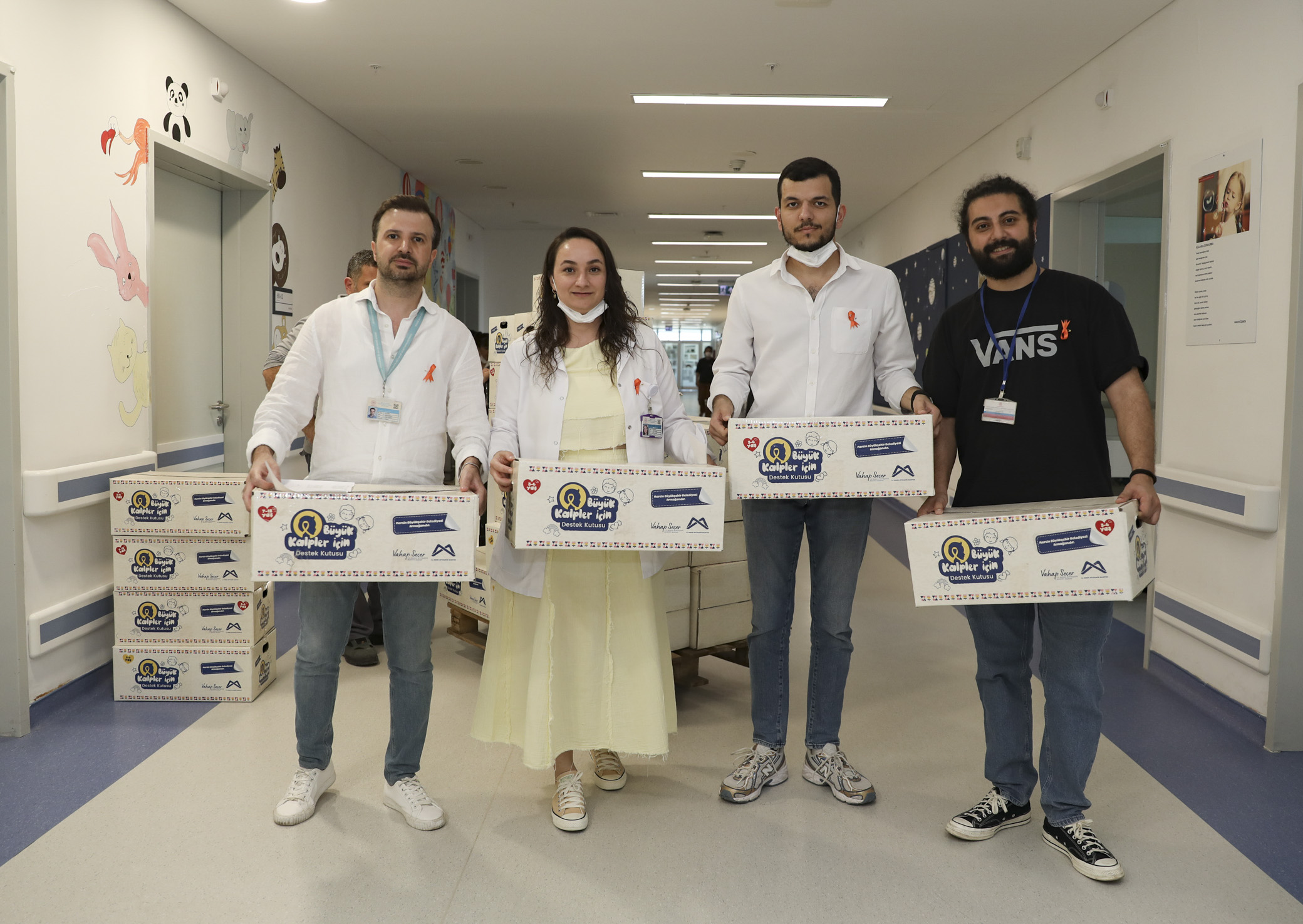 Mersi̇n Büyükşehi̇r’den Lösemi̇li̇ Çocuklara Moral Desteği̇ (1)