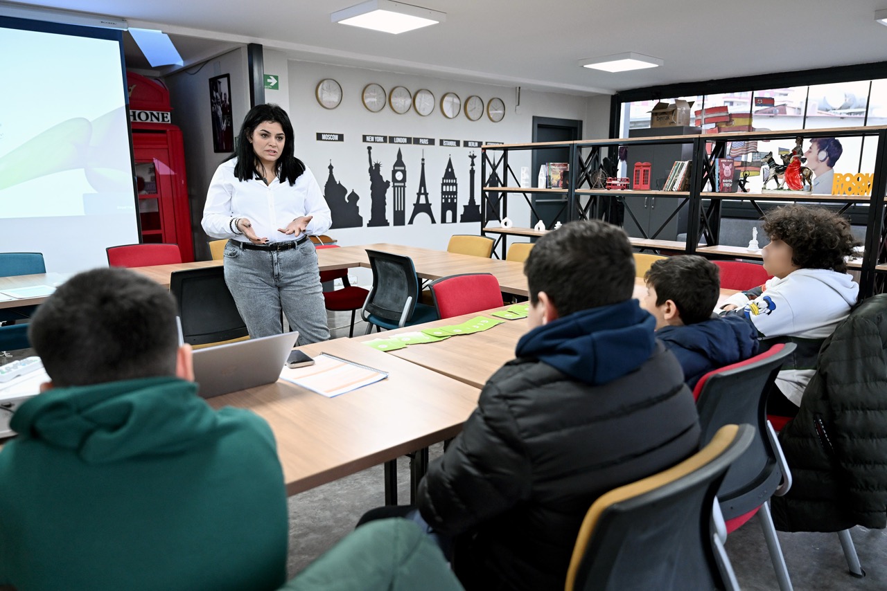 Büyük Mersi̇n Büyükşehi̇r Akran Zorbaliğina Karşi Empati̇ Atölyeleri̇ Düzenli̇yor (5)